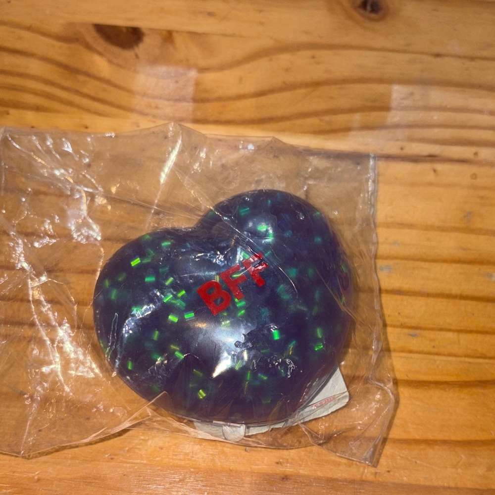 Brand New Trendy Glitter Heart Squishy🔥